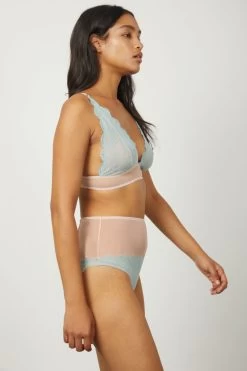 DORA LARSEN IRIS HIGH APEX TRIANGLE -Varley Store 95