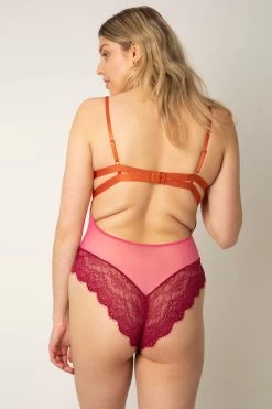 DORA LARSEN KIRAN HIGH APEX BODY -Varley Store DLMay202011569