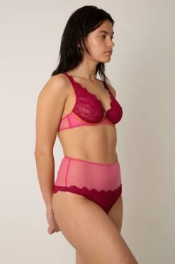 DORA LARSEN KIRAN HIGH APEX UNDERWIRE BRA -Varley Store DLMay202012137 2000x 5549aa4d 1a49 446f a5ee 0dc03b23f362