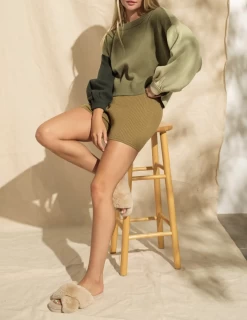 HEATHER EXPOSED-SEAM COLORBLOCKED SWEATER -Varley Store ScreenShot2021 11 07at8.51.32AM