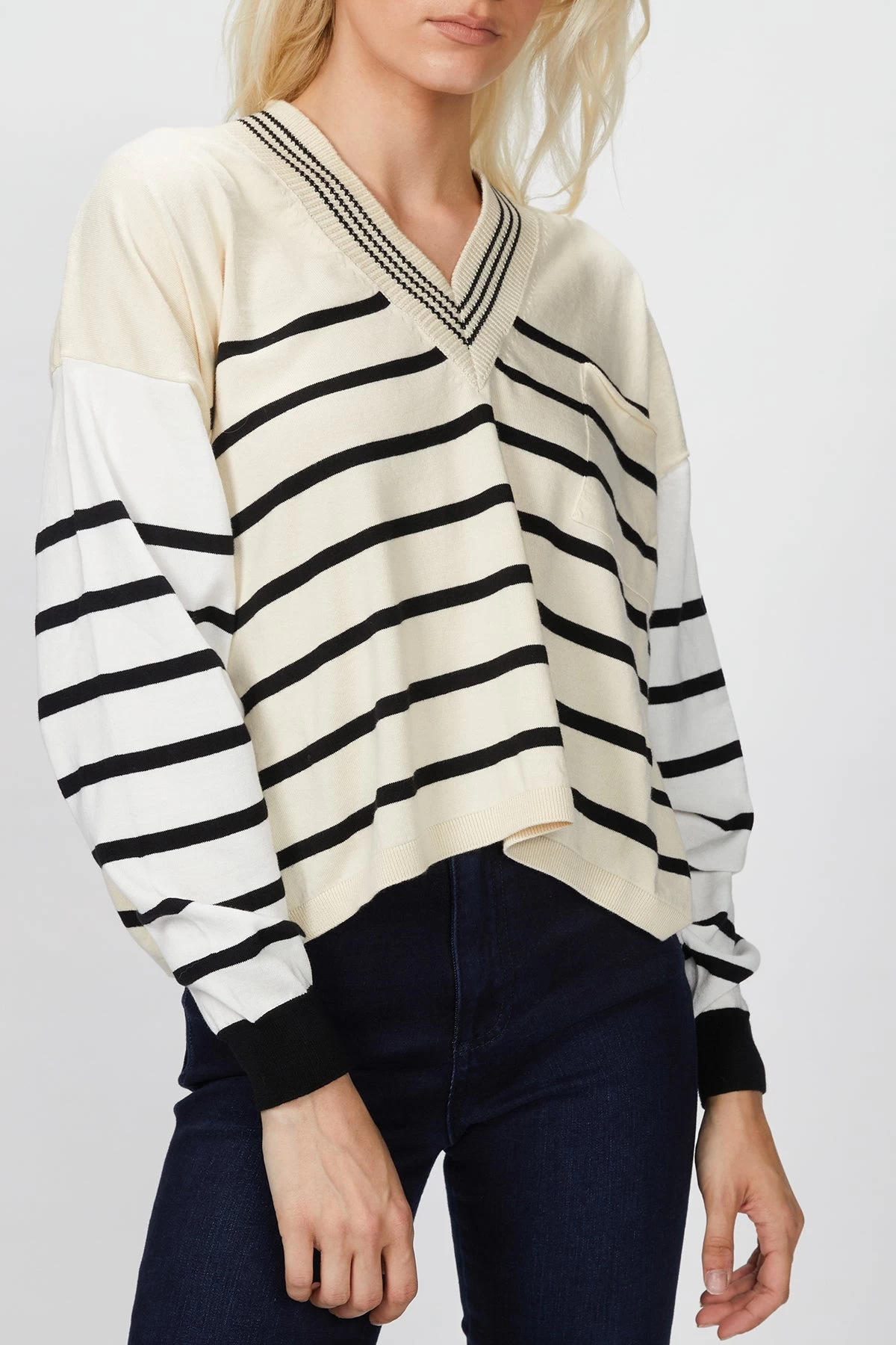 NUDE V-NECK SWEATER 4 NUDE V-NECK SWEATER - Image 4