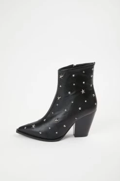 THE KOOPLES STAR STUDDED LEATHER BOOTS 15 THE KOOPLES STAR STUDDED LEATHER BOOTS -Varley Store SilenceCoStudioEcommDec1520200961