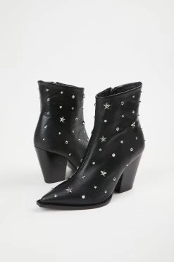 THE KOOPLES STAR STUDDED LEATHER BOOTS 14 THE KOOPLES STAR STUDDED LEATHER BOOTS -Varley Store SilenceCoStudioEcommDec1520200971