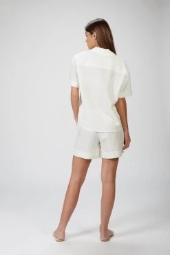 ZURICH ORGANIC LINEN SHORTS -Varley Store SilenceCoStudioOnModelDec320206162 71ab7ccc 35d7 4e5c b6fb 859fde1d1e38