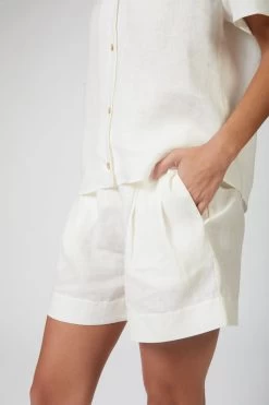 ZURICH ORGANIC LINEN SHORTS -Varley Store SilenceCoStudioOnModelDec320206172