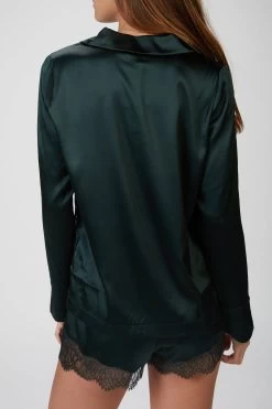 ESTI -Varley Store SilenceCoStudioOnModelDec320206453 c6edade8 e730 409a 9a73 9152bc055e70