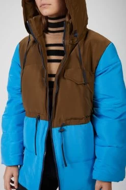 Stine Goya TAMARA JACKET -Varley Store SilenceCoStudioOnModelDec320206754