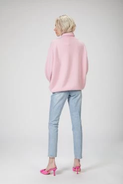 DANIELLE CRYSTAL -Varley Store SilenceCoStudioOnModelDec320206873 7b41a161 be1f 4123 a82d 73d09e5d6026