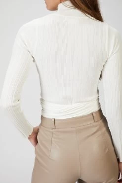 CYBIL BLOUSE -Varley Store SilenceCoStudioOnModelDec320207070