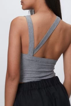 XIMENO TANK 9 XIMENO TANK -Varley Store SilenceCoStudioonModelCheyenneDec320201350