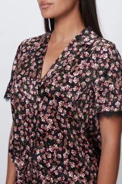 ADELE STRETCH-SILK SATIN PAJAMA TOP -Varley Store SilenceCoStudioonModelCheyenneDec320201521