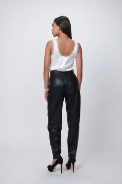 DANI BOYFRIEND LEATHER -Varley Store SilenceCoStudioonModelCheyenneDec320201775