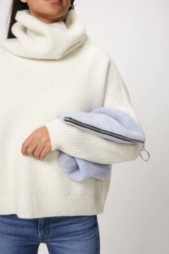 SLOUCHY HOLD-TO CLUTCH -Varley Store SilenceCoStudioonModelCheyenneDec320202220