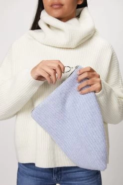 SLOUCHY HOLD-TO CLUTCH -Varley Store SilenceCoStudioonModelCheyenneDec320202229