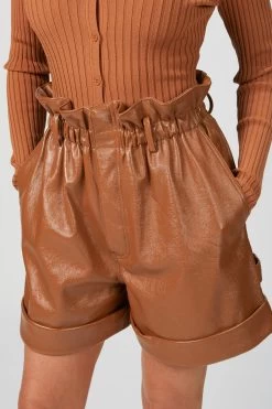 PEARL SHORTS -Varley Store TheSilenceCoCatherineOnModelMarch2020218616