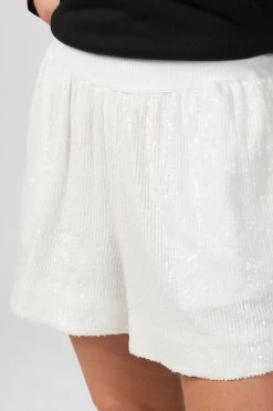 CASH SHORTS 10 CASH SHORTS -Varley Store TheSilenceCoCatherineOnModelMarch2020218713