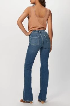 THE RICKY HIGH-RISE FLARED JEANS 7 THE RICKY HIGH-RISE FLARED JEANS -Varley Store TheSilenceCoCheyenneOnModelMarch2020210665