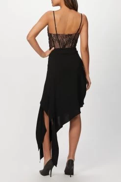 LONA SKIRT -Varley Store TheSilenceCoCheyenneOnModelMarch2020210768 7a5c5c5f fe38 44cd 85a3 cea8d4974065