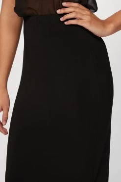 CRYSTAL SKIRT 9 CRYSTAL SKIRT -Varley Store TheSilenceCoCheyenneOnModelMarch2020210803