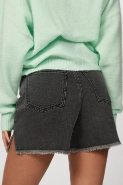 RACHAEL GREEN SHORT 9 RACHAEL GREEN SHORT -Varley Store TheSilenceCoCheyenneOnModelMarch2020210851