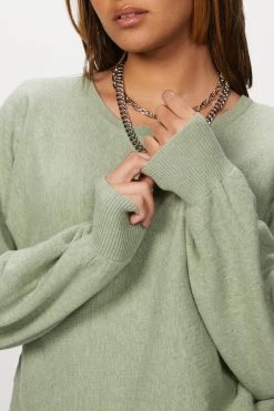 SALY 11 SALY -Varley Store TheSilenceCoCheyenneOnModelMarch2020210944