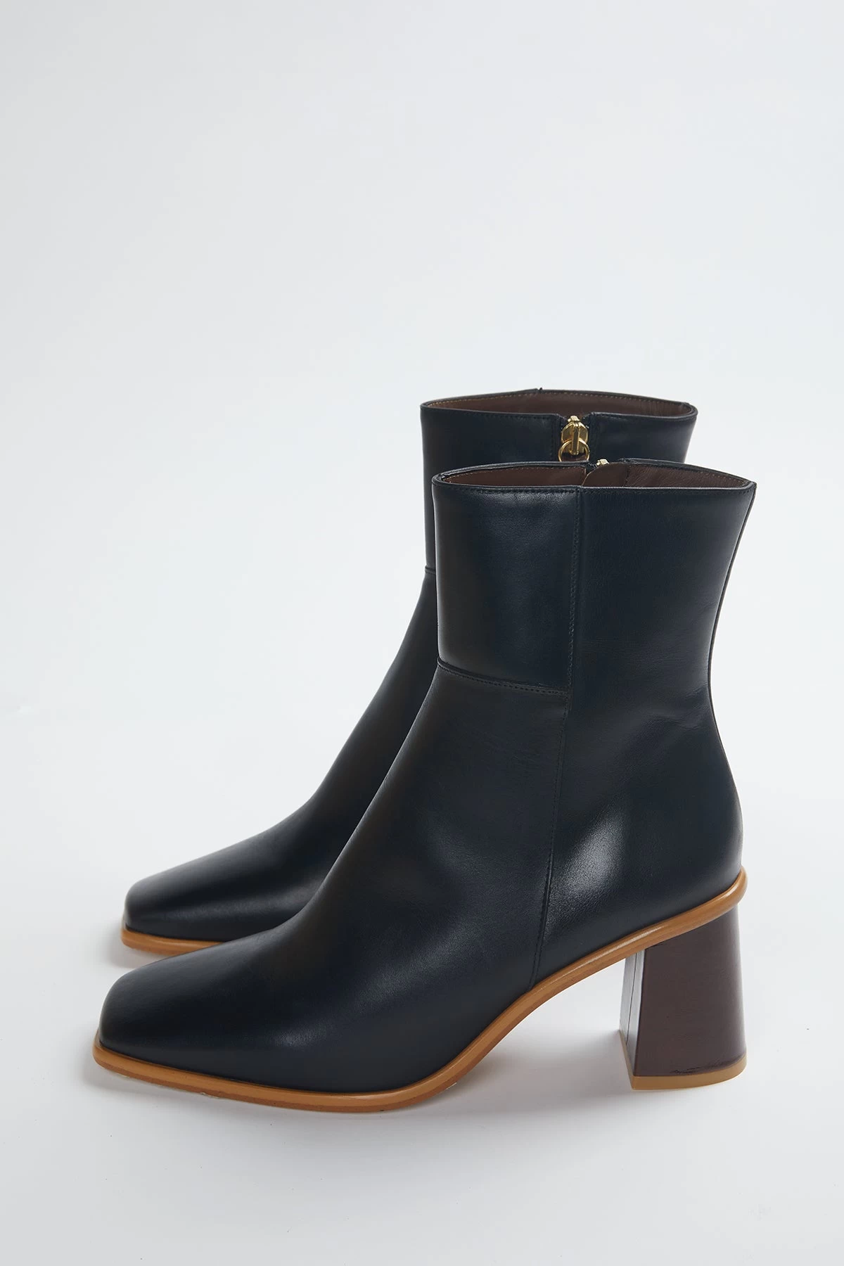 ALOHAS WEST VINTAGE BLACK LEATHER ANKLE BOOTS 3 ALOHAS WEST VINTAGE BLACK LEATHER ANKLE BOOTS - Image 3