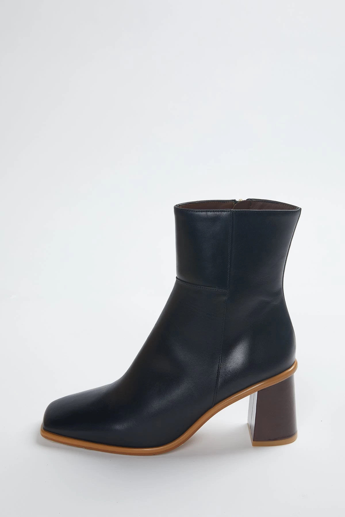 ALOHAS WEST VINTAGE BLACK LEATHER ANKLE BOOTS 4 ALOHAS WEST VINTAGE BLACK LEATHER ANKLE BOOTS - Image 4