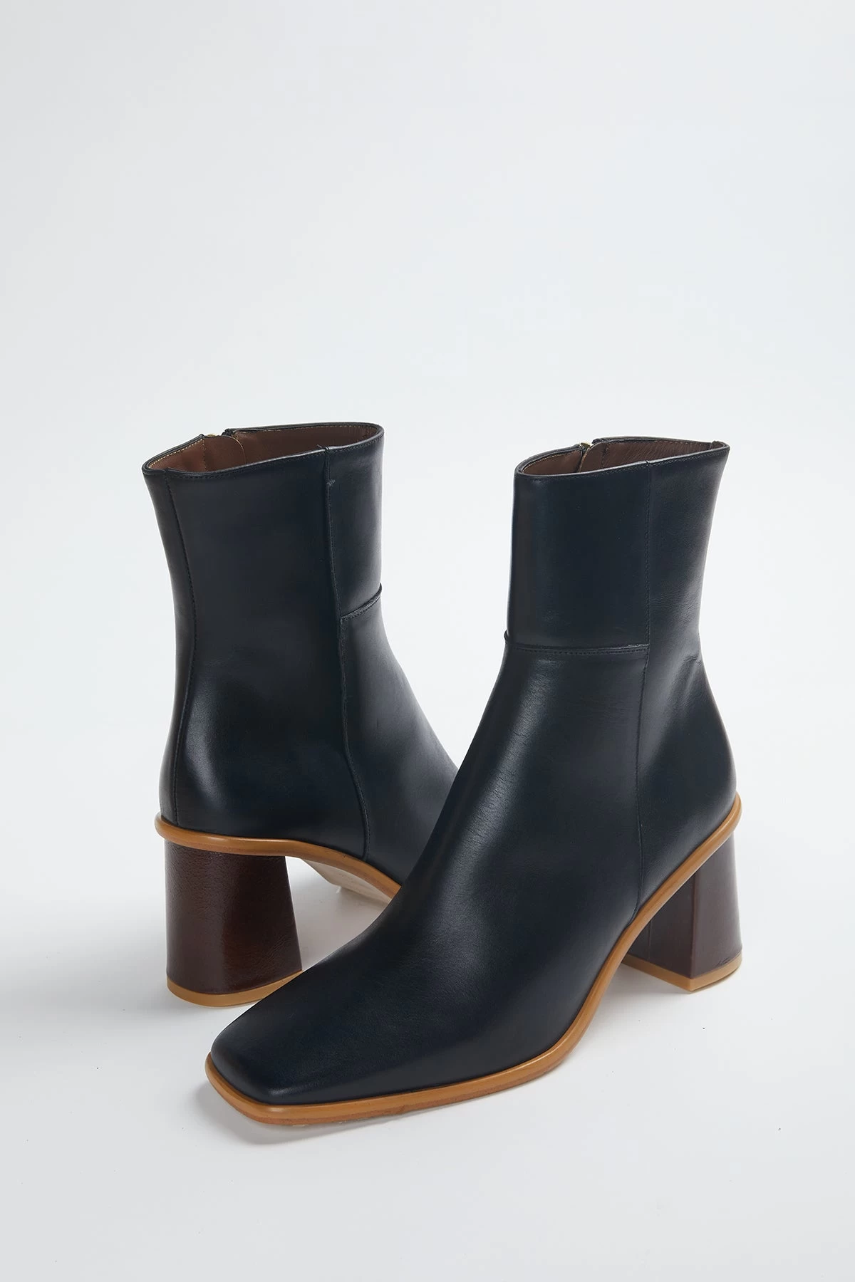 ALOHAS WEST VINTAGE BLACK LEATHER ANKLE BOOTS 6 ALOHAS WEST VINTAGE BLACK LEATHER ANKLE BOOTS - Image 6