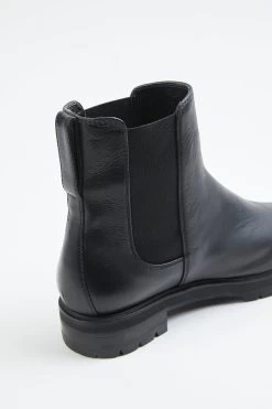 LEA BOOT 8 LEA BOOT -Varley Store TheSilenceCoInvisibleManMarch26202110948