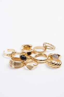RETRO GOLD RING SET 7 RETRO GOLD RING SET -Varley Store TheSilenceCoInvisibleMannequinDec2120215091