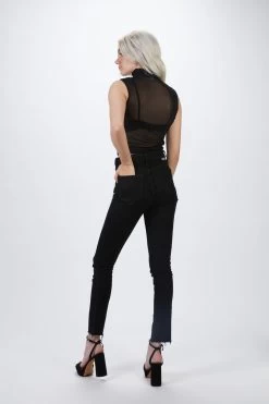 THE ZACHARY HIGH-RISE TAPERED JEANS -Varley Store TheSilenceCoMarissaDec2020202066