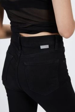 THE ZACHARY HIGH-RISE TAPERED JEANS -Varley Store TheSilenceCoMarissaDec2020202074