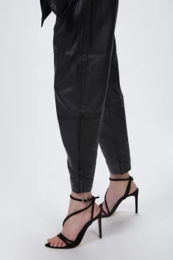 PLEATED LEATHER PANT 13 PLEATED LEATHER PANT -Varley Store TheSilenceCoMarissaDec2020202479