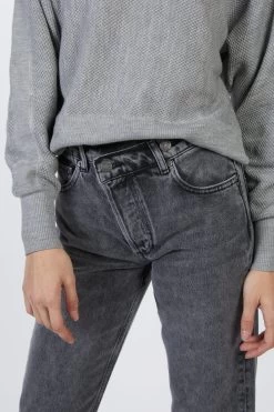 THE CASEY HIGH-RISE CRISS CROSS STRAIGHT-LEG JEANS 9 THE CASEY HIGH-RISE CRISS CROSS STRAIGHT-LEG JEANS -Varley Store TheSilenceCoMarissaDec2020202747