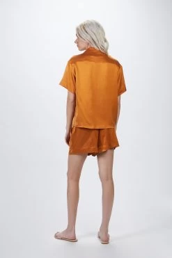 PRAGUE SILK-SATIN SHIRT -Varley Store TheSilenceCoMarissaDec2020202905 46e1c877 28f8 4cd7 903f 453d6a716ab7