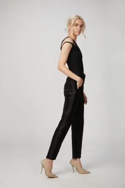 DELIA PANTS -Varley Store TheSilenceCoModelEcommOct1920201082