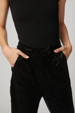 DELIA PANTS -Varley Store TheSilenceCoModelEcommOct1920201092