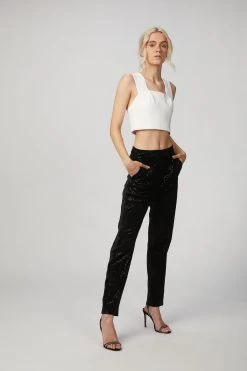 REN CROP TOP -Varley Store TheSilenceCoModelEcommOct1920201134