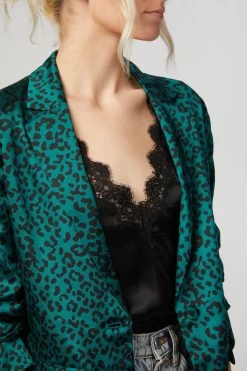 OLLIE -Varley Store TheSilenceCoModelEcommOct1920201218