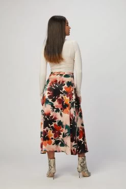 ZANE TOP 6 ZANE TOP -Varley Store TheSilenceCoModelEcommOct1920201749