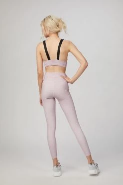 Varley LUNA LEGGING -Varley Store TheSilenceCoModelEcommOct1920201780 19c69378 9bb8 4a9c b6d0 e4c13cf493a1