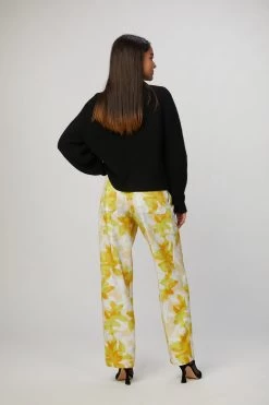 Stine Goya CHET PANTS -Varley Store TheSilenceCoModelEcommOct1920202314