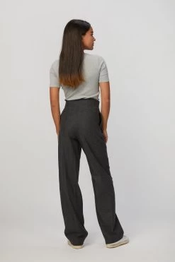 CLYDE HERRINGBONE PANTS -Varley Store TheSilenceCoModelEcommOct1920202617 da648312 83ce 46bc 8e97 561af392e440