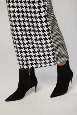 ANIKA SKIRT 10 ANIKA SKIRT -Varley Store TheSilenceCoModelEcommOct1920202720