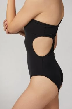CASSIOPEA SWIMSUIT 9 CASSIOPEA SWIMSUIT -Varley Store TheSilenceCoModelEcommOct1920203040