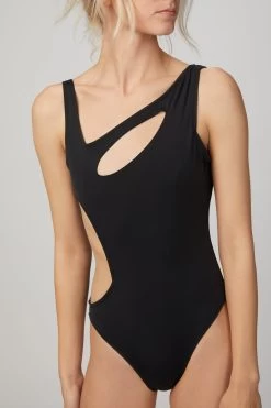 ANDROMEDAE SWIMSUIT -Varley Store TheSilenceCoModelEcommOct1920203086