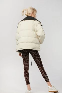 Varley GRANVILLE JACKET -Varley Store TheSilenceCoModelEcommOct2020203642