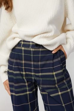 Stine Goya LAIA PANTS 9 Stine Goya LAIA PANTS -Varley Store TheSilenceCoModelEcommOct2020204099