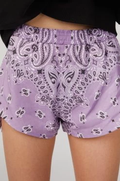 KNOT SHORTS -Varley Store TheSilenceCoModelEcommOct2020204250