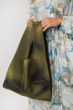 Stine Goya IDUNN HUE BAG -Varley Store TheSilenceCoModelEcommOct2020204368